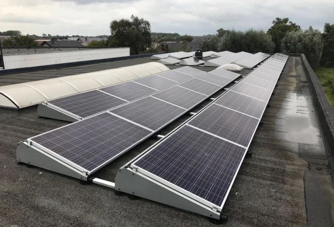 zonnepanelen bedrijfsgebouw