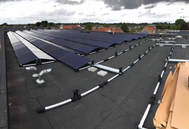 zonnepanelen op supermarkt
