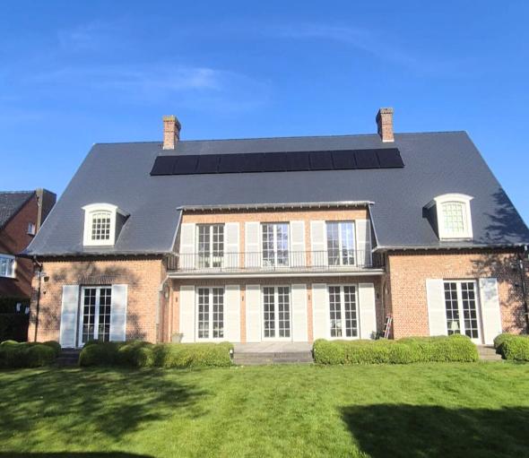 zonnepanelen op leien