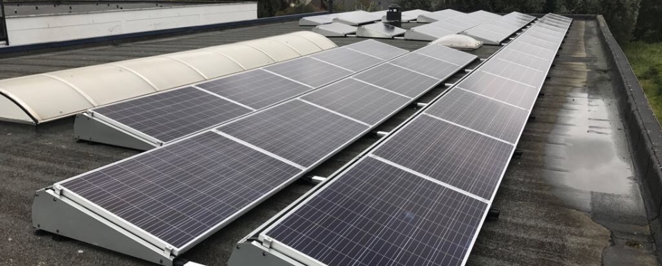 zonnepanelen bedrijfsgebouw