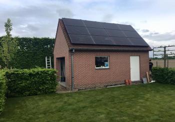 Zonnepanelen op garage in Ledegem