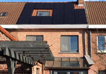 zonnepanelen geluwe hellend dak