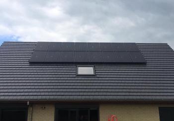 AEG 290 Wp zonnepanelen Wetteren hellend dak