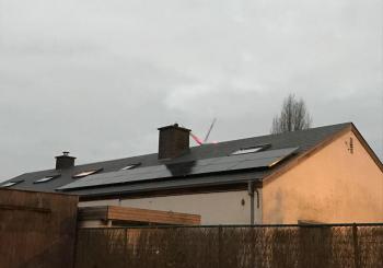 zonnepanelen izegem op leien dak