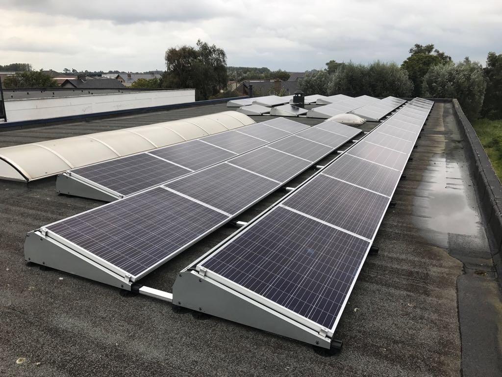 zonnepanelen bedrijfsgebouw