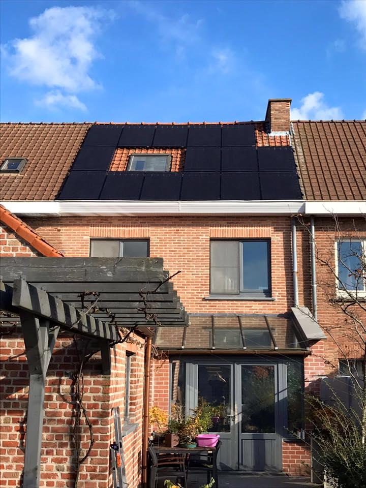 zonnepanelen geluwe hellend dak