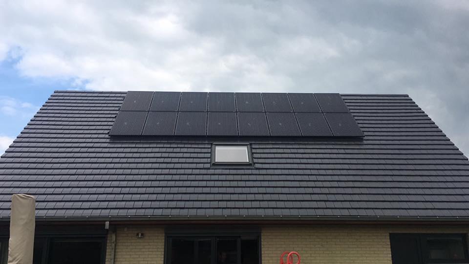 AEG 290 Wp zonnepanelen Wetteren hellend dak