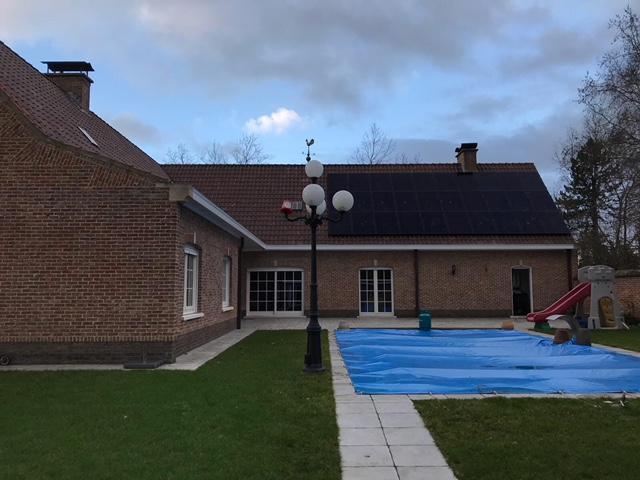 zonnepanelen zwembad