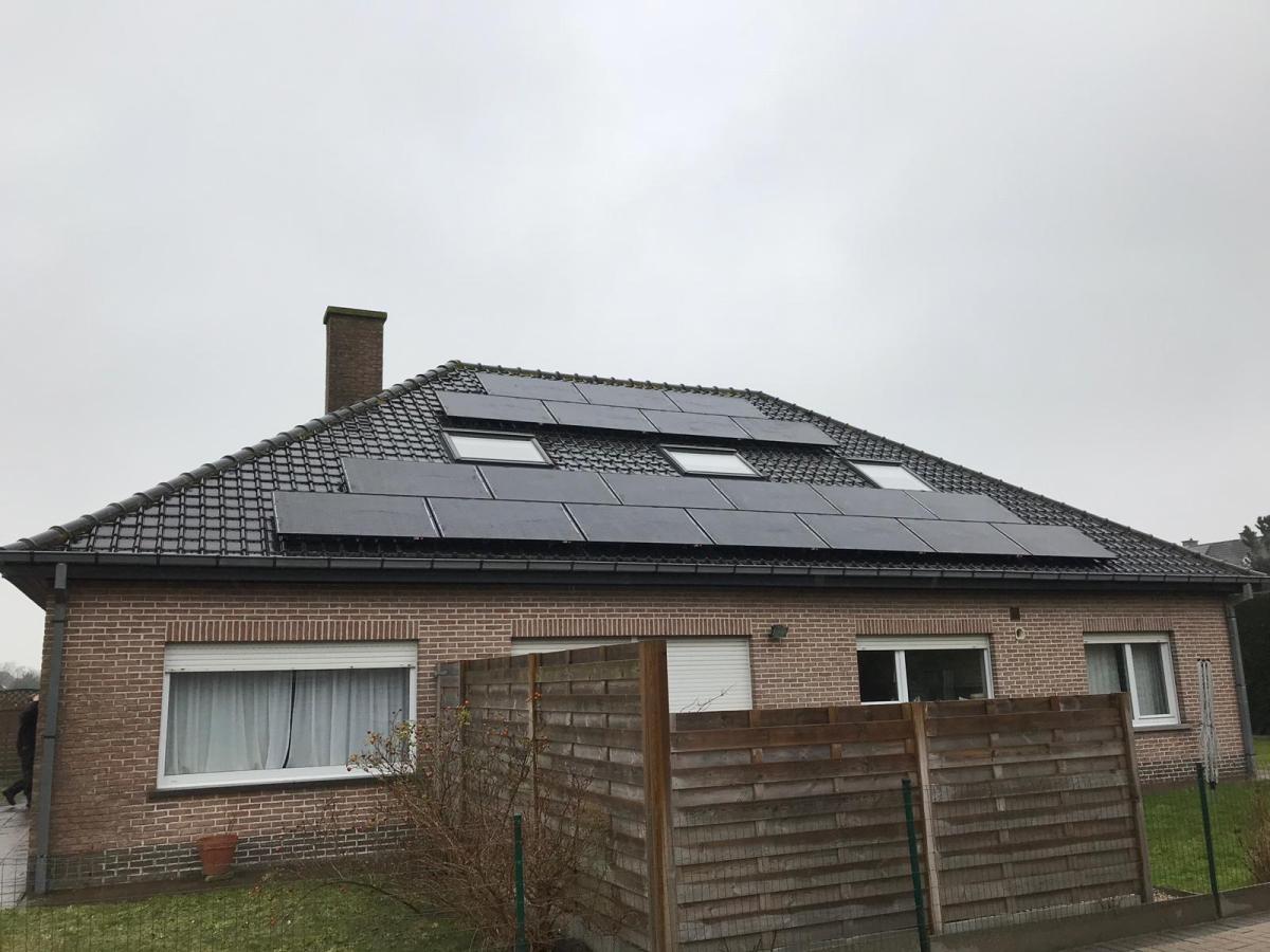 zonnepanelen hellend dak oostende