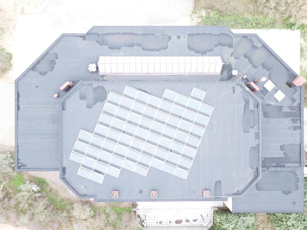 zonnepanelen aan de kust
