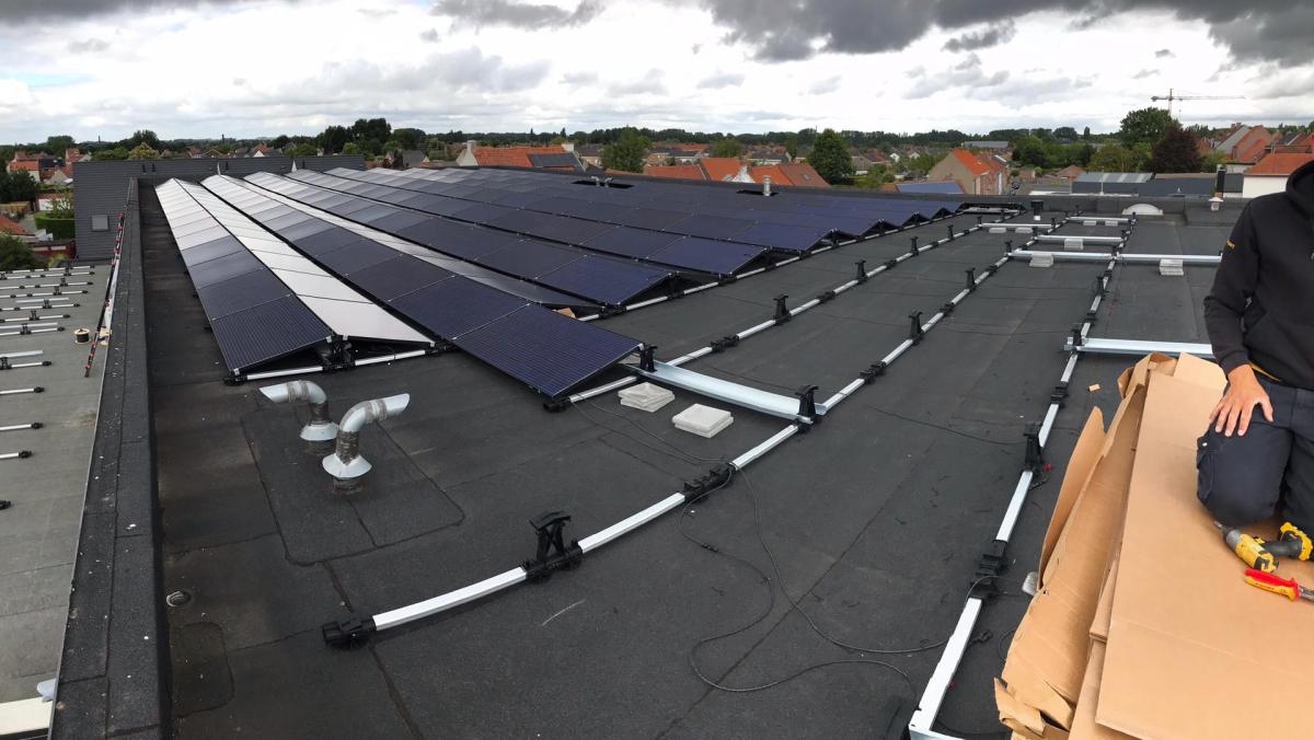 zonnepanelen op supermarkt