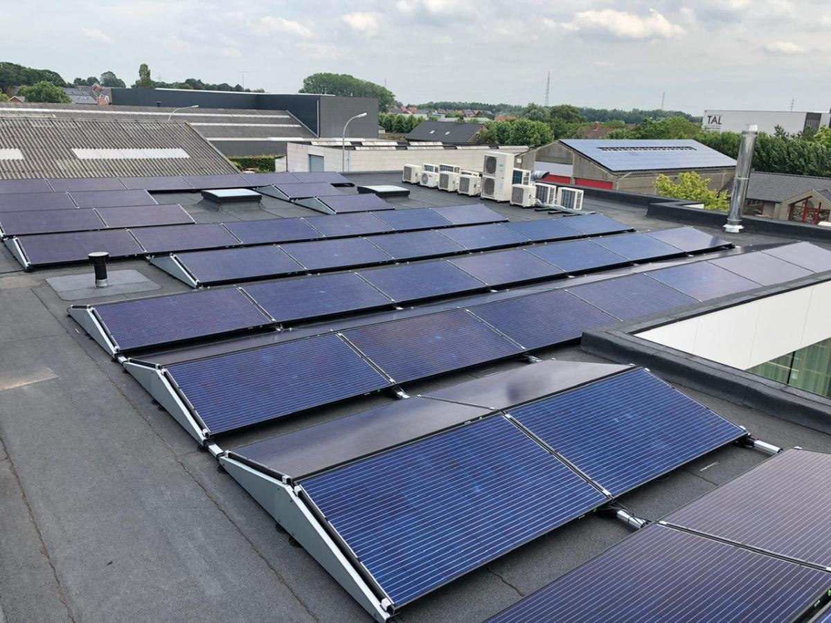 zonnepanelen oost west industrie