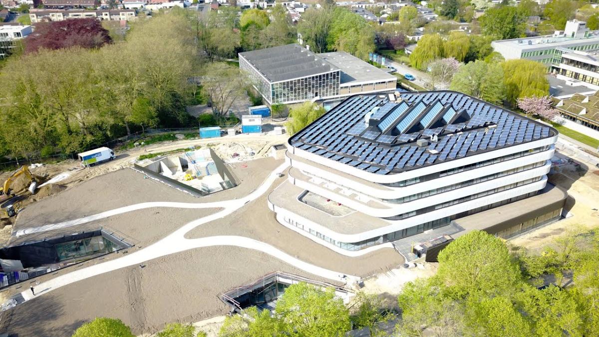 zonnepanelen hoog bouw
