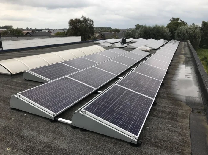 zonnepanelen bedrijfsgebouw